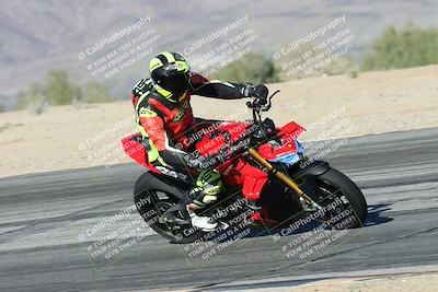 media/Dec-01-2025-Moto Forza (Mon) [[2daa91e15f]]/2-Intermediate Group/Session 4 Turn 9/